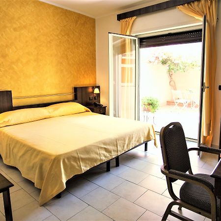 SantʼAlessio Siculo Hotel Marabel מראה חיצוני תמונה